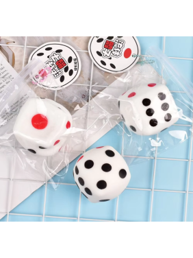Игрушка антистресс - сквиш игральная кость